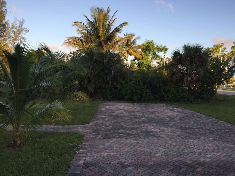 הוילה Miami Shores House With Pool, 10 Mins Drive To The Beach! מראה חיצוני תמונה