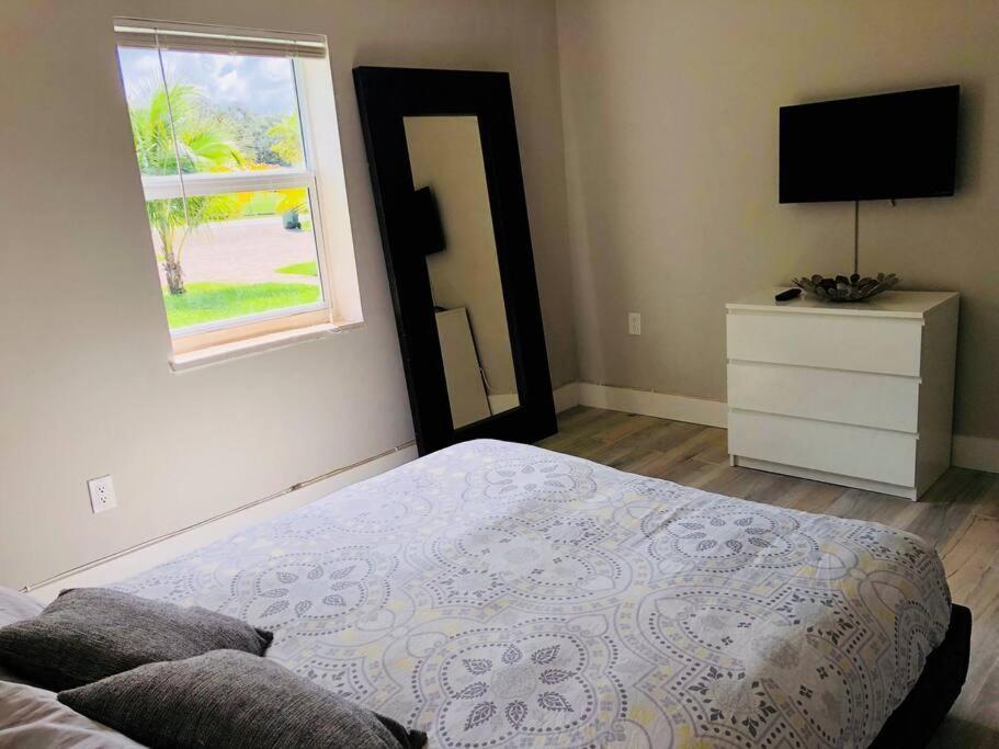 הוילה Miami Shores House With Pool, 10 Mins Drive To The Beach! מראה חיצוני תמונה